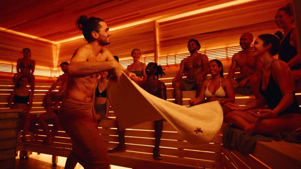 Why Americans are going dancing wearing only a towel