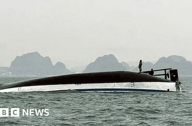 Ha Long Bay: Dozens dead after tourist boat capsizes in Vietnam - BBC