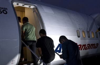 Trump Crackdown Sends More Migrants Back to Venezuela : The Tico Times