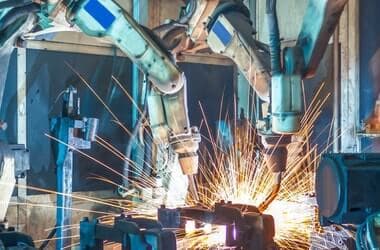 Woodward (WWD) Valuation Check After Strong Earnings Beat, Upgraded Guidance, and Rising Investor Optimism