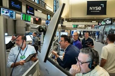 Fall in tech stocks leads Wall Street to mixed finish