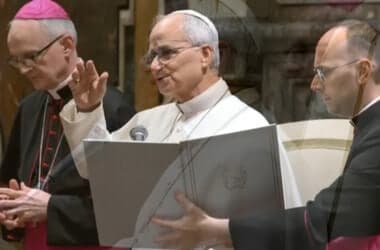 Lung doctor explains Pope Leo's cancer diagnosis, operation